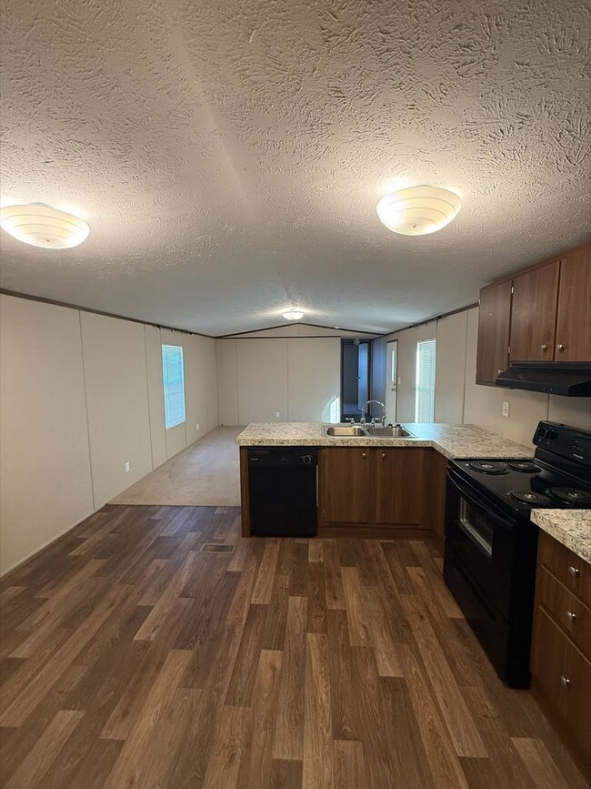 Building Photo - 2876 Democrat Rd