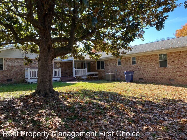 Building Photo - 4 br, 3 bath House - 1901 S 72nd Street