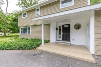 Building Photo - 117 Treeland Cir