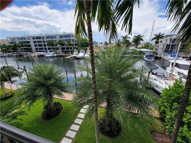 Building Photo - 85 Isle of Venice Dr