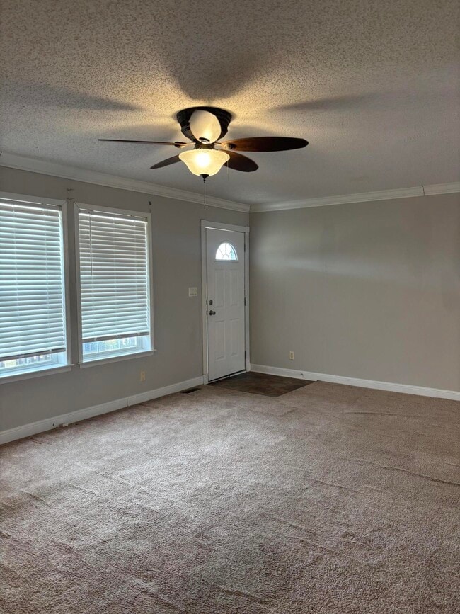 Foto del edificio - 6115 Dinkins Mill Rd