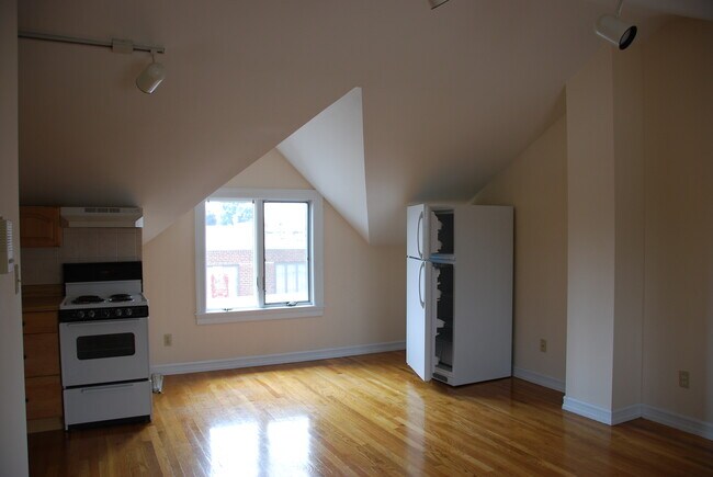 Foto del edificio - 2120 Hazen St