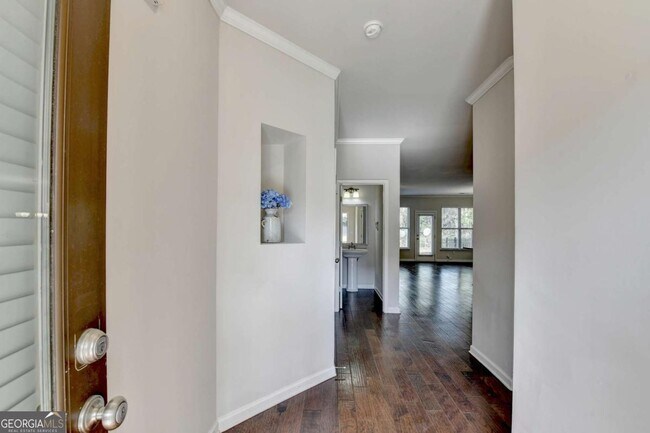 Foto del edificio - 5535 Lightheart Ct