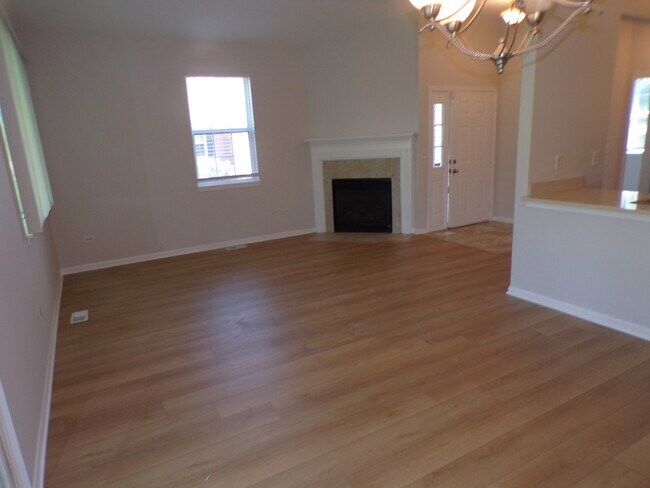 Foto del edificio - 1045 Carrick Ln