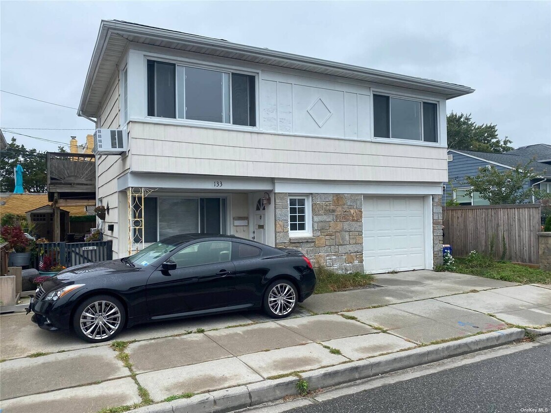 133 Cleveland Ave, Long Beach, NY 11561 Room for Rent in Long Beach