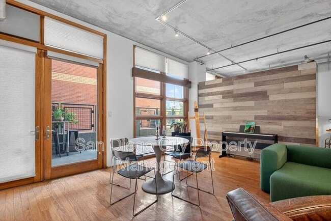 Building Photo - 877 Island Ave