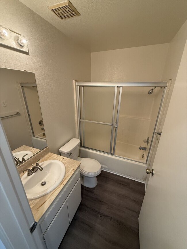 Interior Photo - Windward Isle