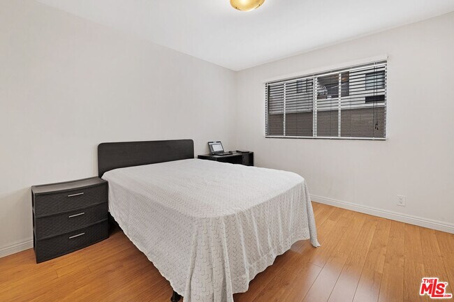 Foto del edificio - 435 S Virgil Ave