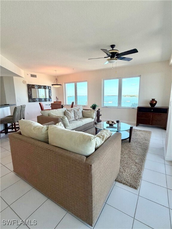 Foto principal - 8751 Estero Blvd