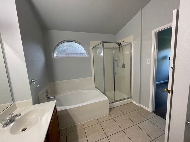 Foto del edificio - 1302 Huntsville Dr