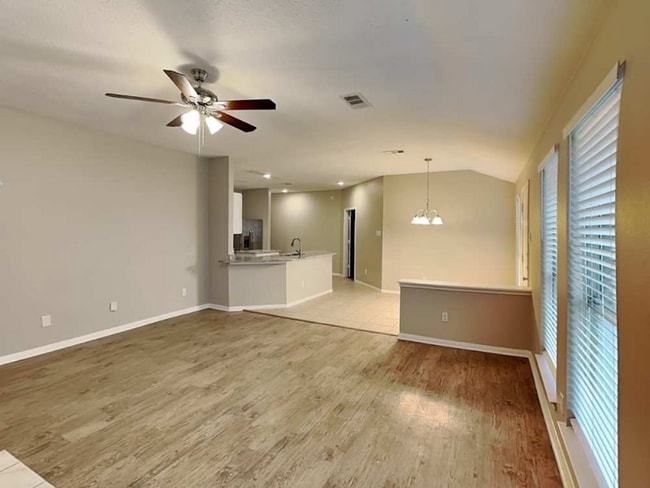 Building Photo - 18115 Water Mill Dr