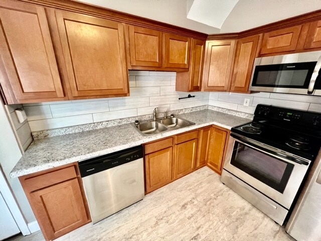 Building Photo - 3331 Wimberg Ave