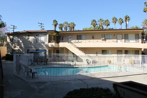 Pool Access - 559 W Alpine St