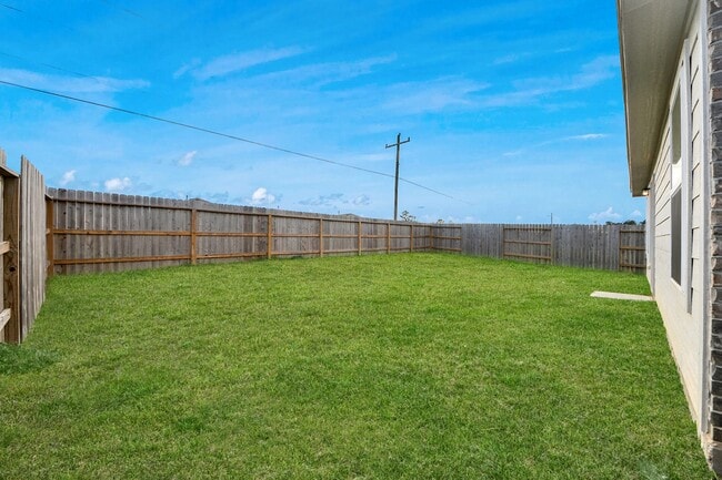 Building Photo - 833 Vlg Brk Dr