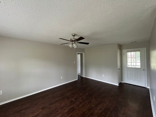Building Photo - 10789 French Fort Dr
