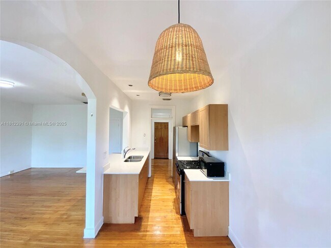 Foto del edificio - 700 W 51st St