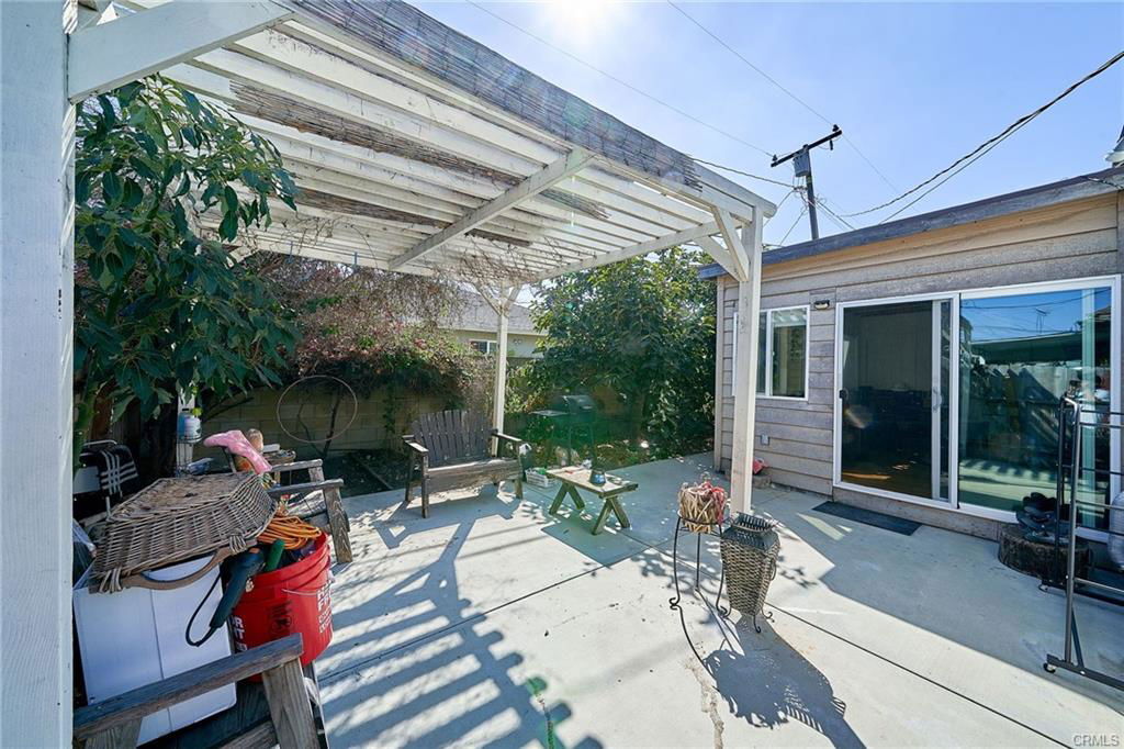 Primary Photo - 2822 Redondo Beach Blvd
