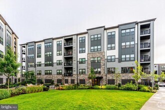 Building Photo - 12875 Mosaic Pk Wy