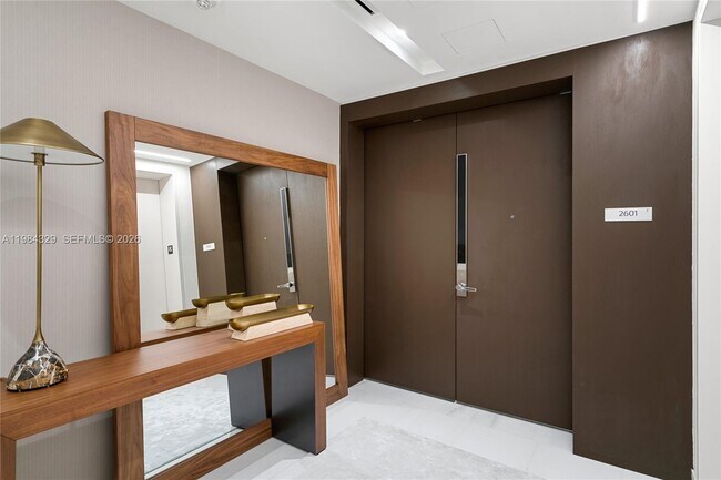Foto del edificio - 300 Biscayne Blvd Way