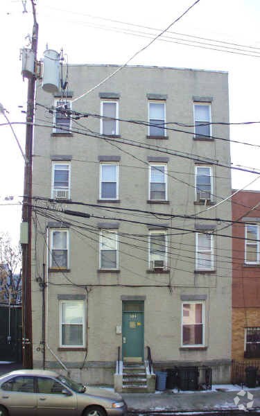 Building Photo - 209 2nd St