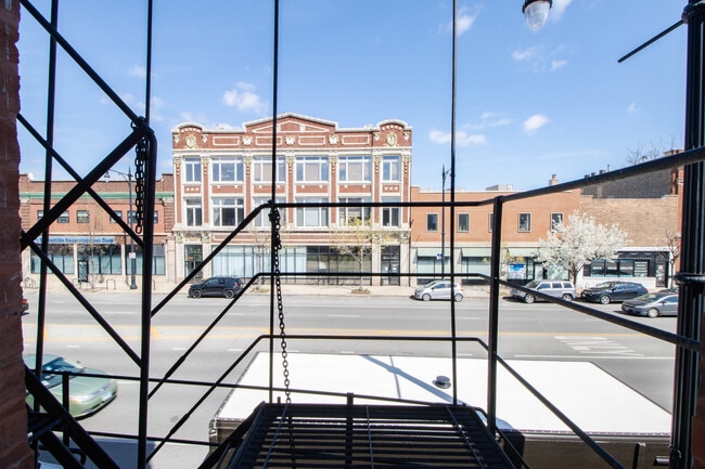 Foto del edificio - 2545 W North Ave