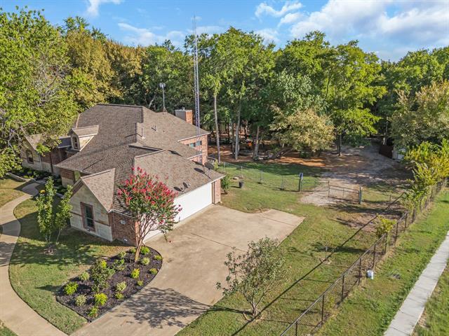 Building Photo - 714 High Point Dr