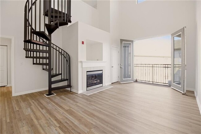 Building Photo - 1000 Providence Pl