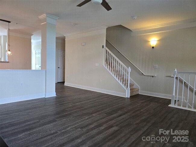 Building Photo - 14243 Richmond Park Ave