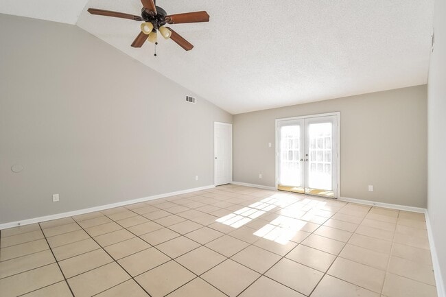 Building Photo - 7111 Peppermill Ln