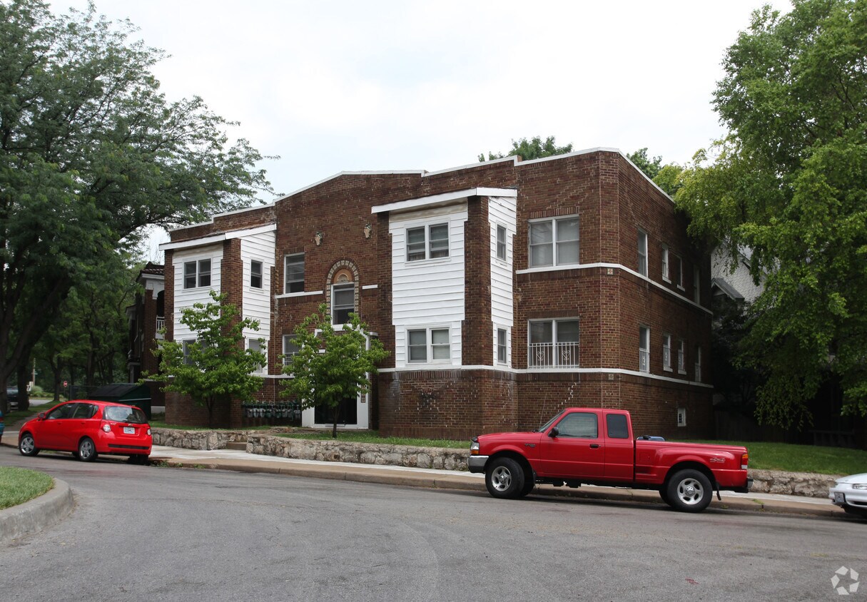 Primary Photo - 900 E 28th St