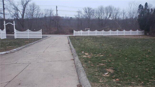 Foto del edificio - 764 Greenville Ave