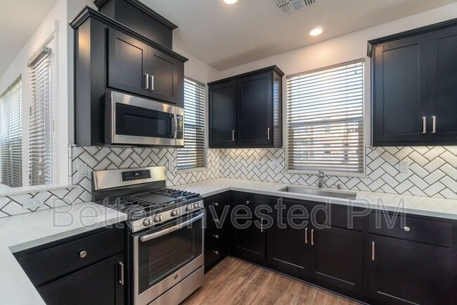 Building Photo - 446 Blythewood Pl