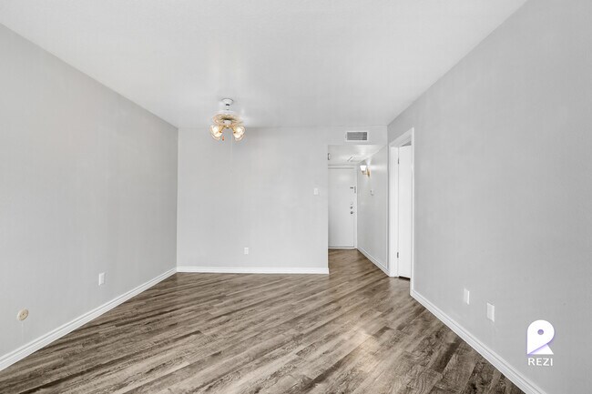 Foto del edificio - 4400 Memorial Dr