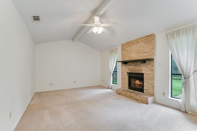 Foto del edificio - 3704 Bannockburn Dr