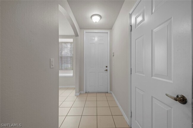 Building Photo - 7800 Woodbrook Cir