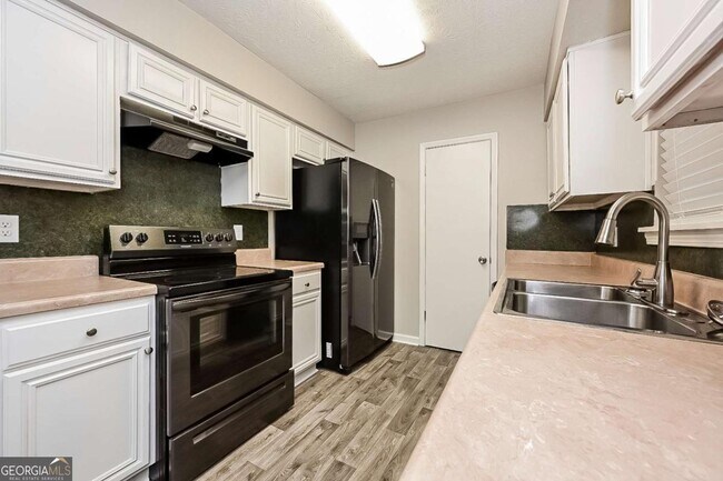 Foto del edificio - 8990 Sterling Ridge Ln