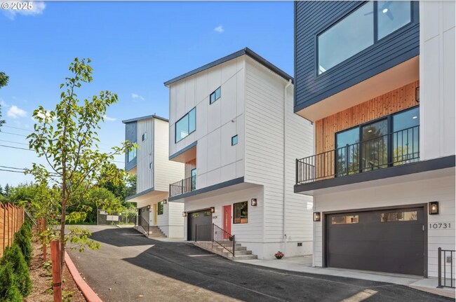 Foto del edificio - 3 Brand New Modern Urban 4 Bedroom 3 1/2 Bath Homes with Designer Finishes and Air Conditioning A...