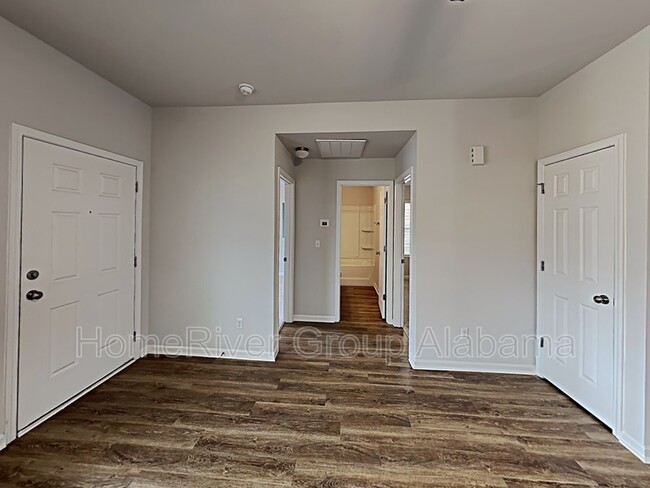 Building Photo - 12701 Waterbury Dr