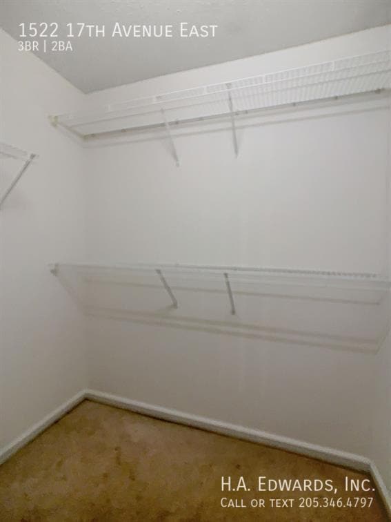 Building Photo - 1522 17th Ave E