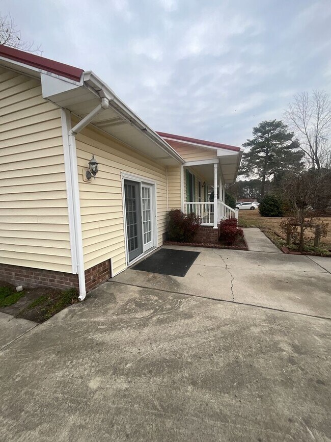 Foto del edificio - 4326 Bridge St