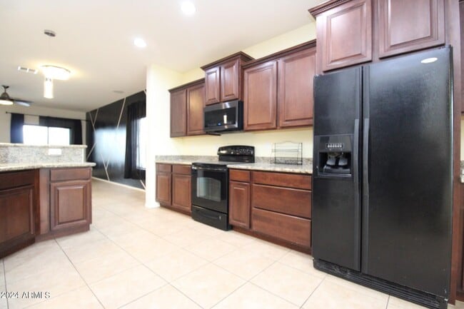 Building Photo - 3302 S 186th Ln