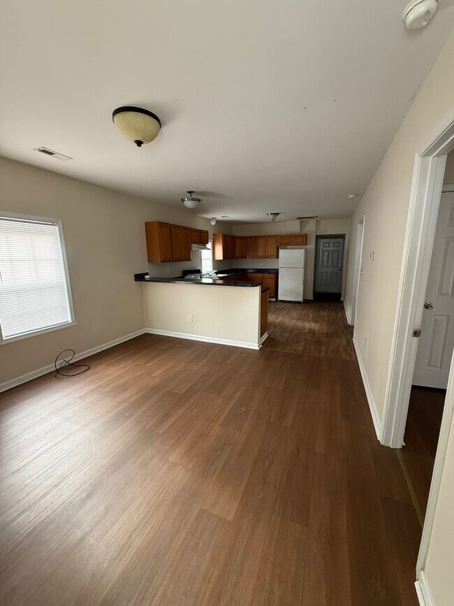 Foto del edificio - 1117 Douglas Ave