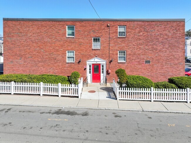 Foto del edificio - 74 Springvale Ave