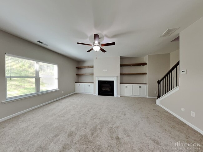Building Photo - 325 Arbor Cir