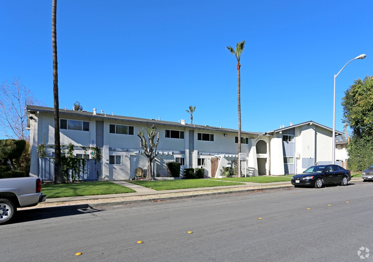 Primary Photo - Country Lane Apartments