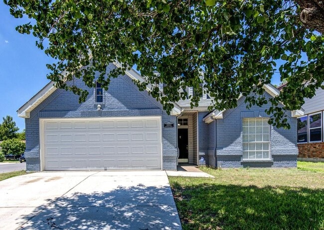 Building Photo - 16900 Simsbrook Dr