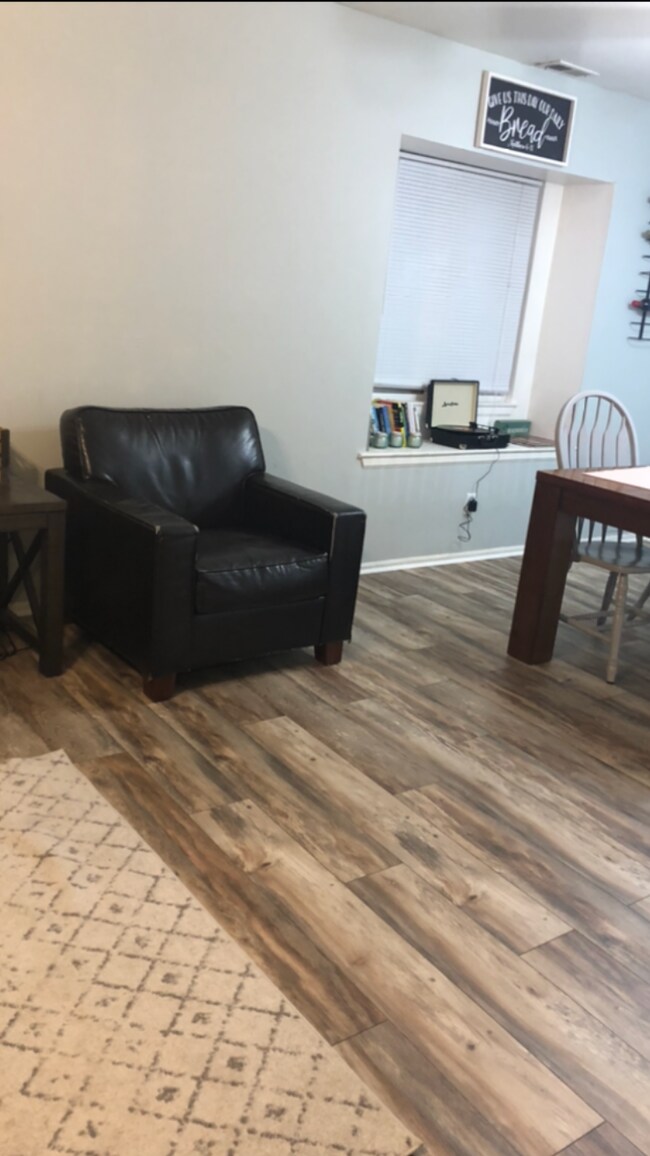 Building Photo - 36 Jamestown Blvd