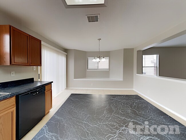 Building Photo - 15819 Hastings Park