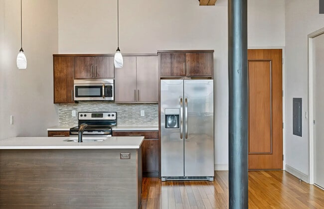 Building Photo - Silk Lofts