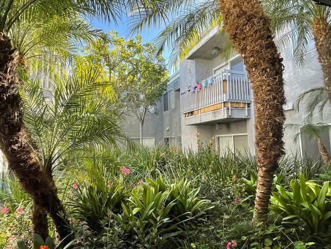 Foto del edificio - 1410 Wellesley Ave